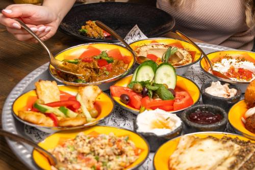4feestelijke-vegetarische-hapjes-16072026134450.jpg