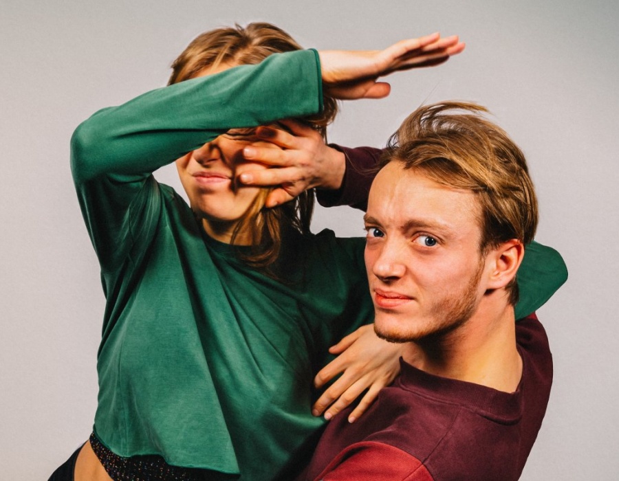 Danstheater Aya: 'Bloedband'