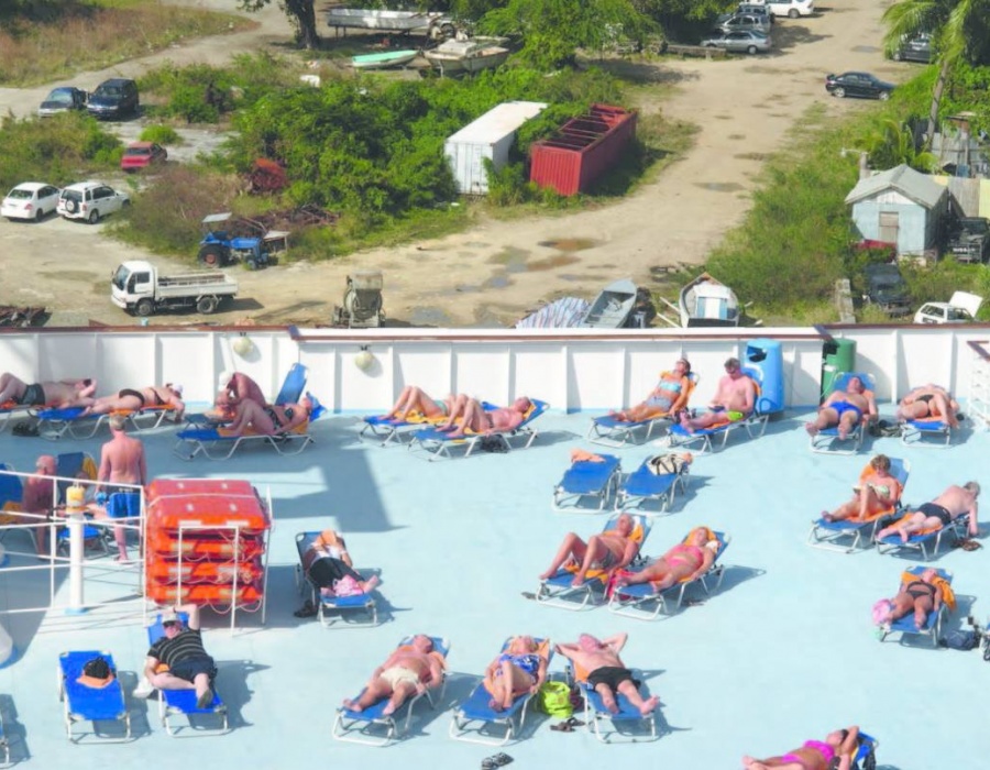 Stephanie Vandeput: ‘Notes on Kitsch: Cruise’